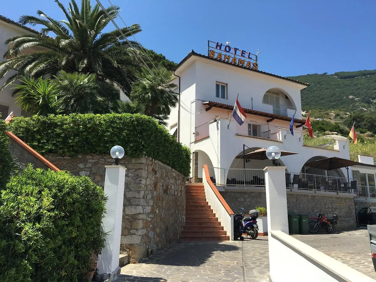 **  Hotel Bahamas Giglio Porto Italy